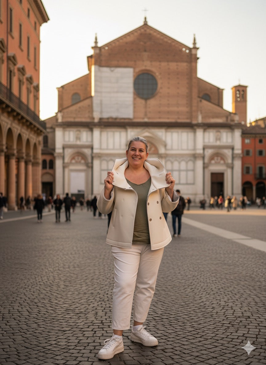 Cappotto corto con cappuccio