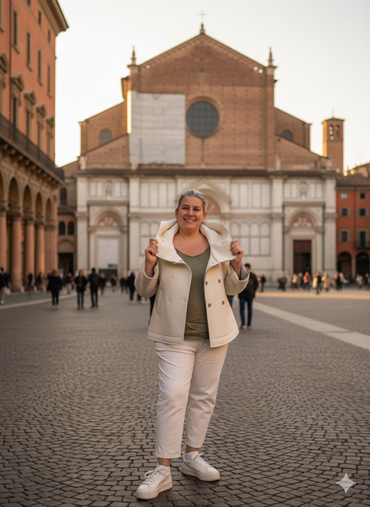 Cappotto corto con cappuccio